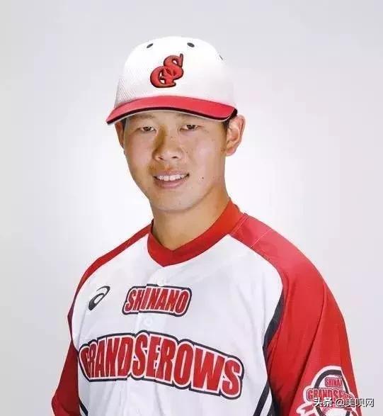 刘梓晨面部填充，日本星二代突变刘梓晨同款“蛇精脸”