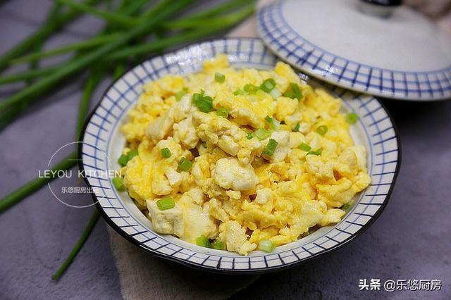 鸡蛋怎么炒好吃，鸡蛋怎么炒好吃又简单（鸡蛋的10种炒法）