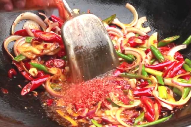 麻辣鸭舌的做法大全集，这样烹饪出的鸭舌麻辣鲜香、爽脆可口