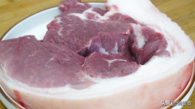 猪肉炒白菜如何做，猪肉炒白菜做法（饺子馆不外传的白菜猪肉馅做法）