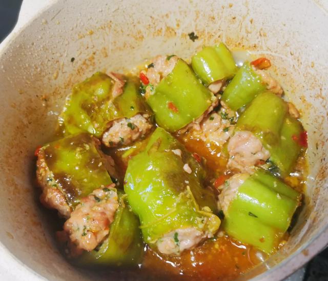 酱尖椒酿肉如何做，酱尖椒酿肉如何做视频（虎皮尖椒酿肉）