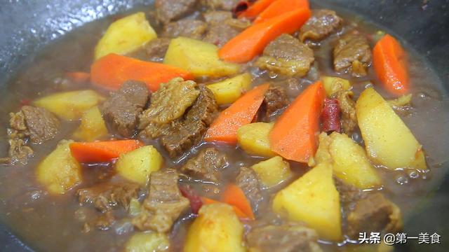土豆炖牛肉的家常做法，土豆炖牛肉家常做法最简单（厨师长分享牛腩炖土豆的家常做法）