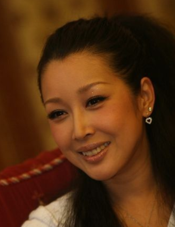 孙悦老公吴飞舟，IT大佬娶明星妻子，恩爱多年育有一子