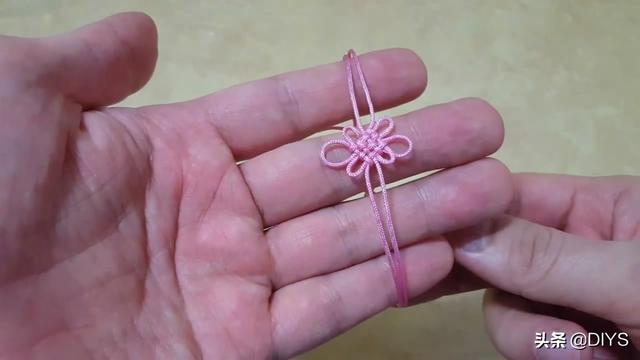 手链绳各种编织教程,漂亮花结手链的编制方法 手链绳各种编织教程,漂亮花结手链的编制方法