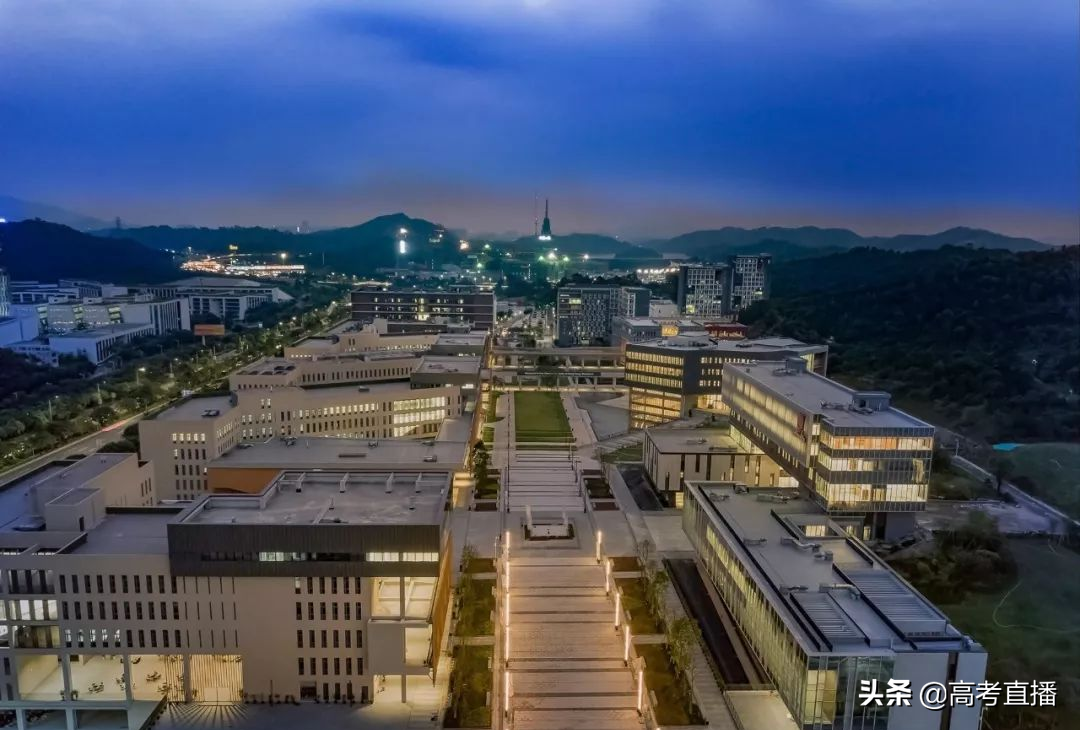 吉林大学珠海学院学费，吉林大学珠海学院学费变化（广东最豪华的高校究竟有多气派）