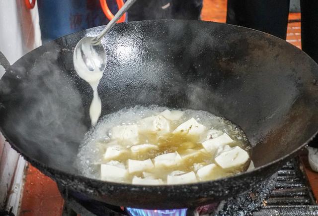 酿豆腐的制作详细方法，梅州美食客家酿豆腐的制作教程
