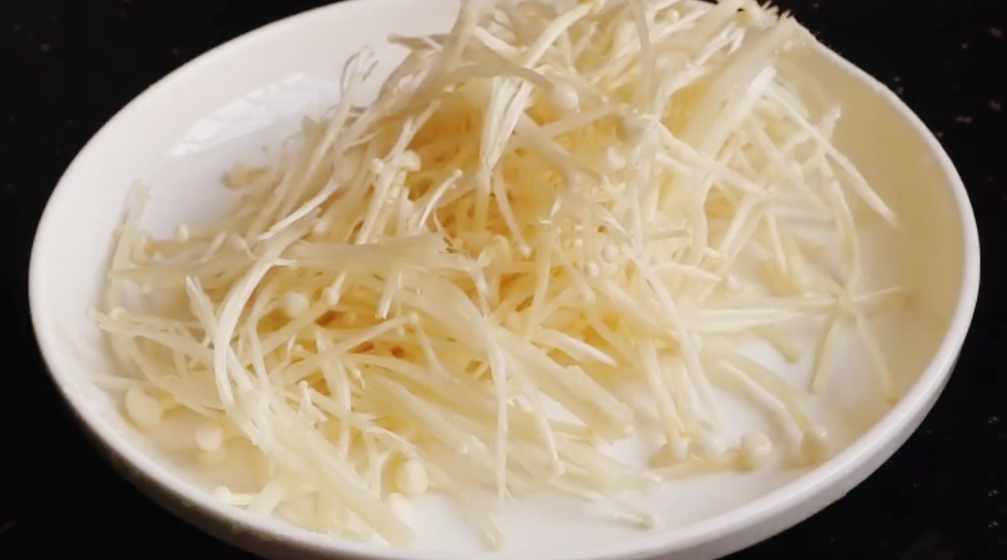 圖片[4]-【金針菇餃子片湯】做法步驟圖 10分鐘搞定 營養又美味-起舞食譜網