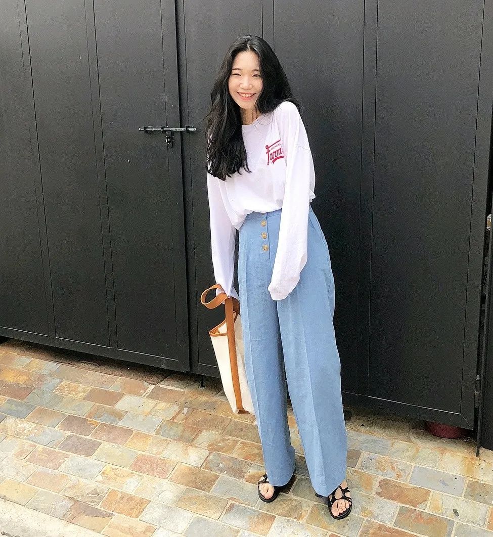 雪纺丝绒是什么面料，丝绒面料是什么面料（今年流行“云朵裤”）