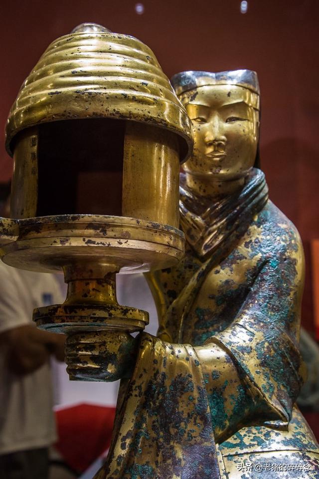 长信宫灯是哪个朝代的，长信宫灯出于哪个地方（实拍西汉“长信宫灯”）