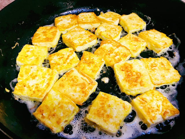 如何区别南豆腐和北豆腐，如何区别南豆腐和北豆腐（“南豆腐”和“北豆腐”有哪些区别）