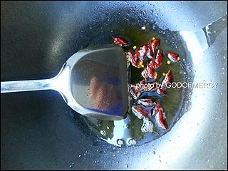 白菜怎么吃，白菜怎么吃解毒效果好（舒缓压力白菜炒肉片的做法）