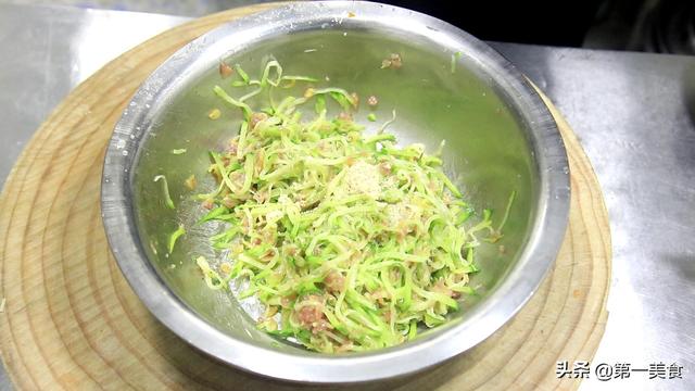 肉丸子的制作方法和配料，肉丸子配料及制作方法（厨师长教你做萝卜大肉丸）