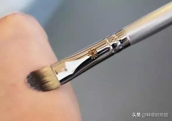 化妆的顺序有哪些，化妆的基本顺序是什么（3分钟学会正确的化妆顺序）