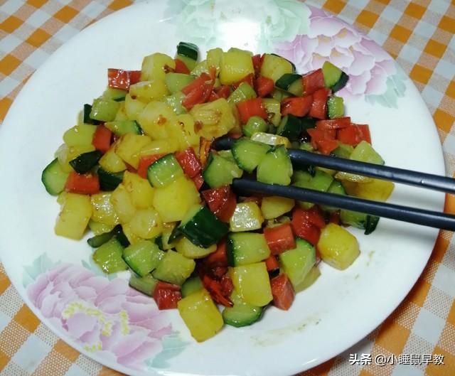 炒三丁怎么做好吃，炒三丁的做法（鲜香开胃又下饭）