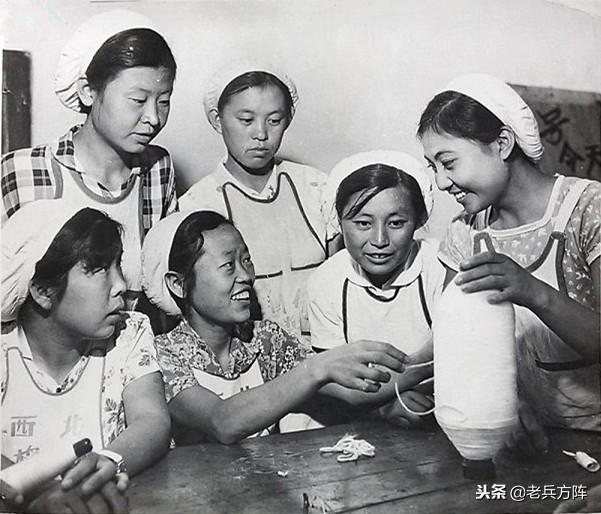 大炼钢铁是哪年，大炼钢铁是哪年下马的（新中国“大跃进”时期工农业生产场景）