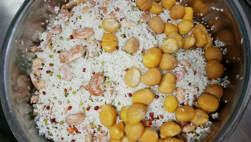 【板栗肉粽】做法步驟圖 新鮮軟糯 放3個月不壞-起舞食譜網