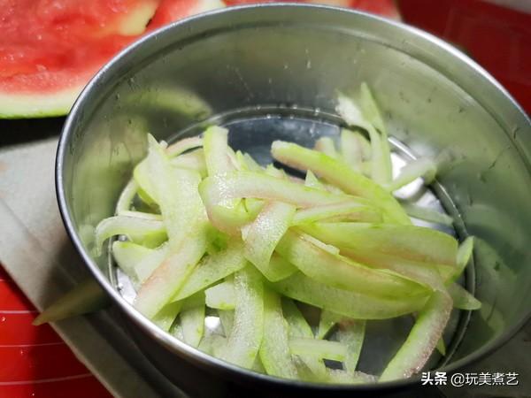 西瓜和虾可以同时吃吗，虾跟西瓜能一起吃吗（菜色品种更丰富）