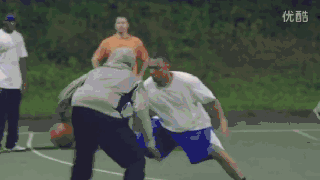 篮球运球的技巧，为什么你的运球突破过不了人