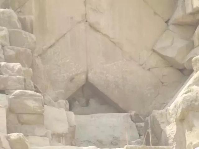 埃及金字塔简介，埃及金字塔简介用英语（埃及金字塔）