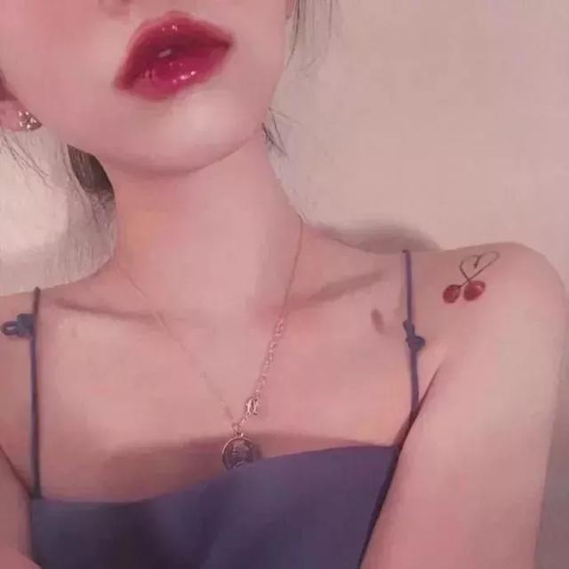 气质女头像迷人，魅力气质女生头像/干净脱俗 温柔上进.微信（知足且上进 温柔而坚定）