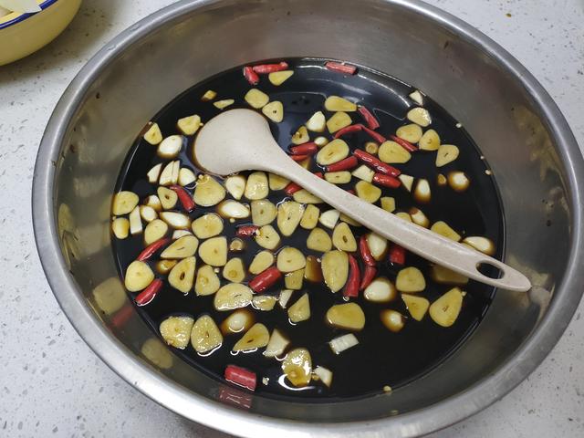 酸甜爽口脆萝卜的做法，自制酸甜爽口脆萝卜做法（酒店的招牌腌萝卜）