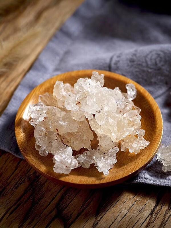 芒果可以和酸奶一起吃吗 芒果可以不可以和酸奶一起吃，芒果可以和酸奶一起吃吗（40岁总被人问：是不是大学生）