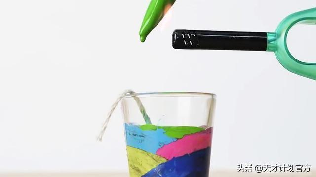 蜡笔可以做什么，蜡笔是什么样子（用玻璃杯和蜡笔自制浪漫蜡烛）