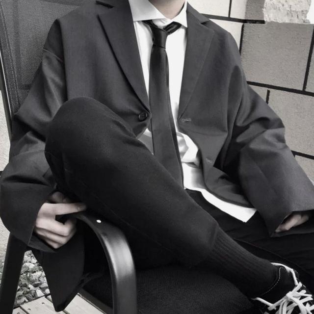 伤感头像男生孤独失望 qq伤感头像男生带孤微信，伤感头像男生孤独失望 qq伤感头像男生带孤（是你不在我身边却在我心里。）