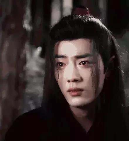 ckj眼镜架属于什么档次，ckj眼镜是什么价位（肖战在眼睛上动了什么手脚）