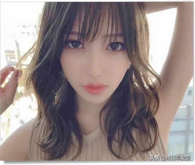 抬头纹多适合什么发型，抬头纹多适合什么发型男（适合长脸的十款减龄发型）