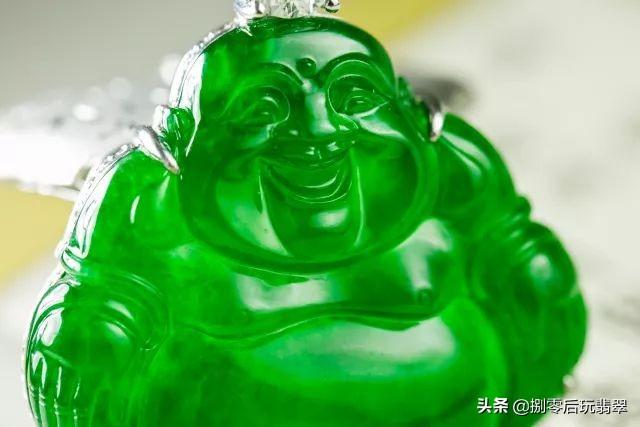 佛公佩戴注意事项，女士佩戴佛公需要注意什么（翡翠观音、佛公手势竟然有这讲究）