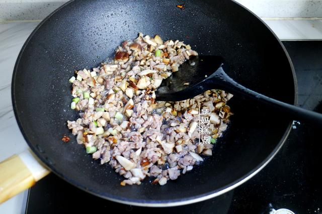 鸡蛋豆腐怎么蒸，水豆腐怎么煎（豆腐和鸡蛋一起蒸）