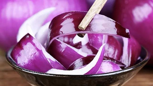 紫圆葱怎么做好吃,洋葱的十种简单做法(来自云南舌尖的味道)