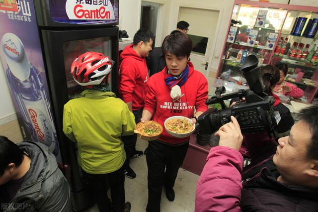 开面馆的悲惨经历 ，江西大哥开面馆（开面馆很辛苦吗）
