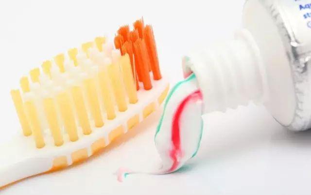 过期的眼霜还能做什么用，眼霜的保质期有多长（过期的护肤、化妆品竟然还能这么用）