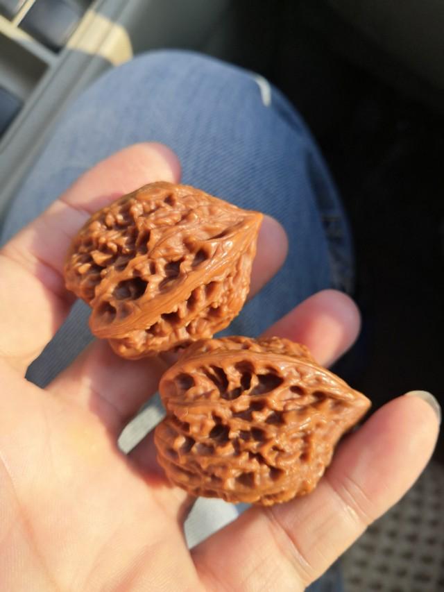 文玩核桃怎么盘，汗手文玩核桃怎么盘（怎样盘出一对晶莹剔透、包浆浑厚的核桃）