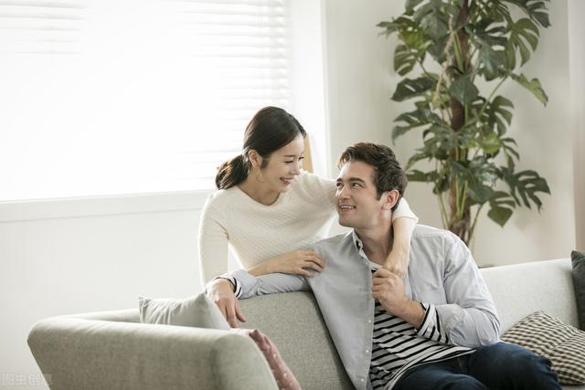 夫妻两地分居要怎样处理感情，分居两地的婚姻怎么维系感情（夫妻分居两地，如何让恩爱继续）