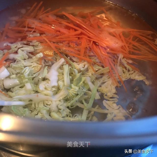 胡萝卜切丝怎么切，胡罗卜怎么炒好吃（看看别人家胡萝卜的做法）