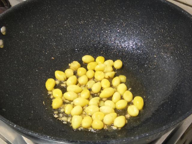 银杏果怎么吃好吃又简单，30多岁第一次吃银杏果