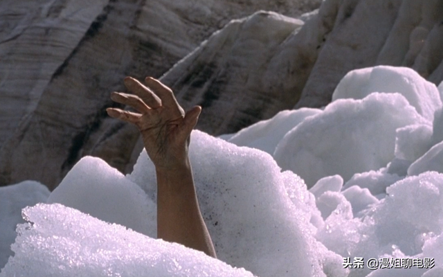 红河谷英文版歌词，红河谷歌词（2次救命之恩换来的却是15分钟内1500人被残忍屠杀）