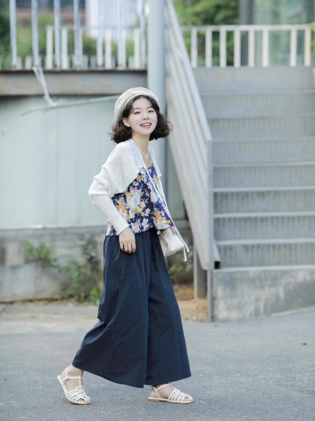 宽腿裤怎么搭配衣服和鞋子，宽腿裤怎么搭配衣服和鞋子男（学会用阔腿裤进行衣服的搭配）