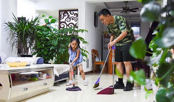 如何开发右脑最好方法，如何开发小孩右脑最好方法（开发幼儿右脑的8大方法）