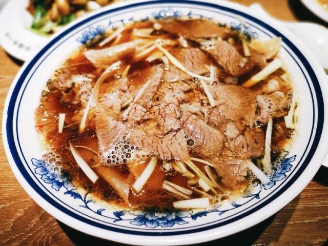 保定特色美食牛肉罩饼简介，郭德纲最爱的河北美食