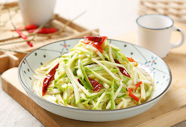 泡椒怎么吃法，泡椒怎么做怎么吃（用来炒菜烧菜最好吃了）