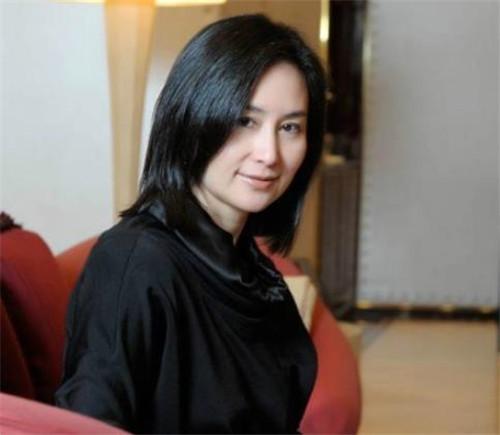 何鸿燊的女儿，何鸿燊的女儿前男友（赌王何鸿燊的11位千金）