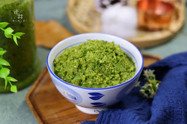 韭菜酱的做法 大家可以做一做，韭菜酱的做法（腌韭菜花酱原来这么简单）