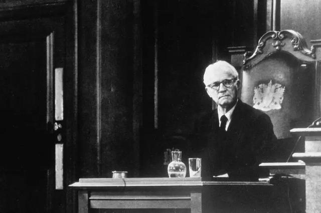 控方证人真相是什么，控方证人结局律师暗示（6次大反转的《控方证人》）