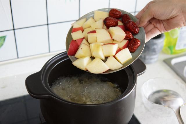 苹果胶怎么吃，苹果胶怎么吃好吃（苹果和红枣是绝配）