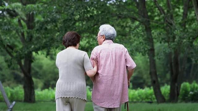 丧偶再婚算二婚吗，八字二婚命离婚再复婚算是二婚吗（据研究：刚丧偶的老年人）