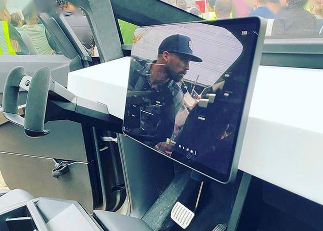 特斯拉飞机门是哪款,特斯拉model x(特斯拉cybertruck内饰首次曝光)